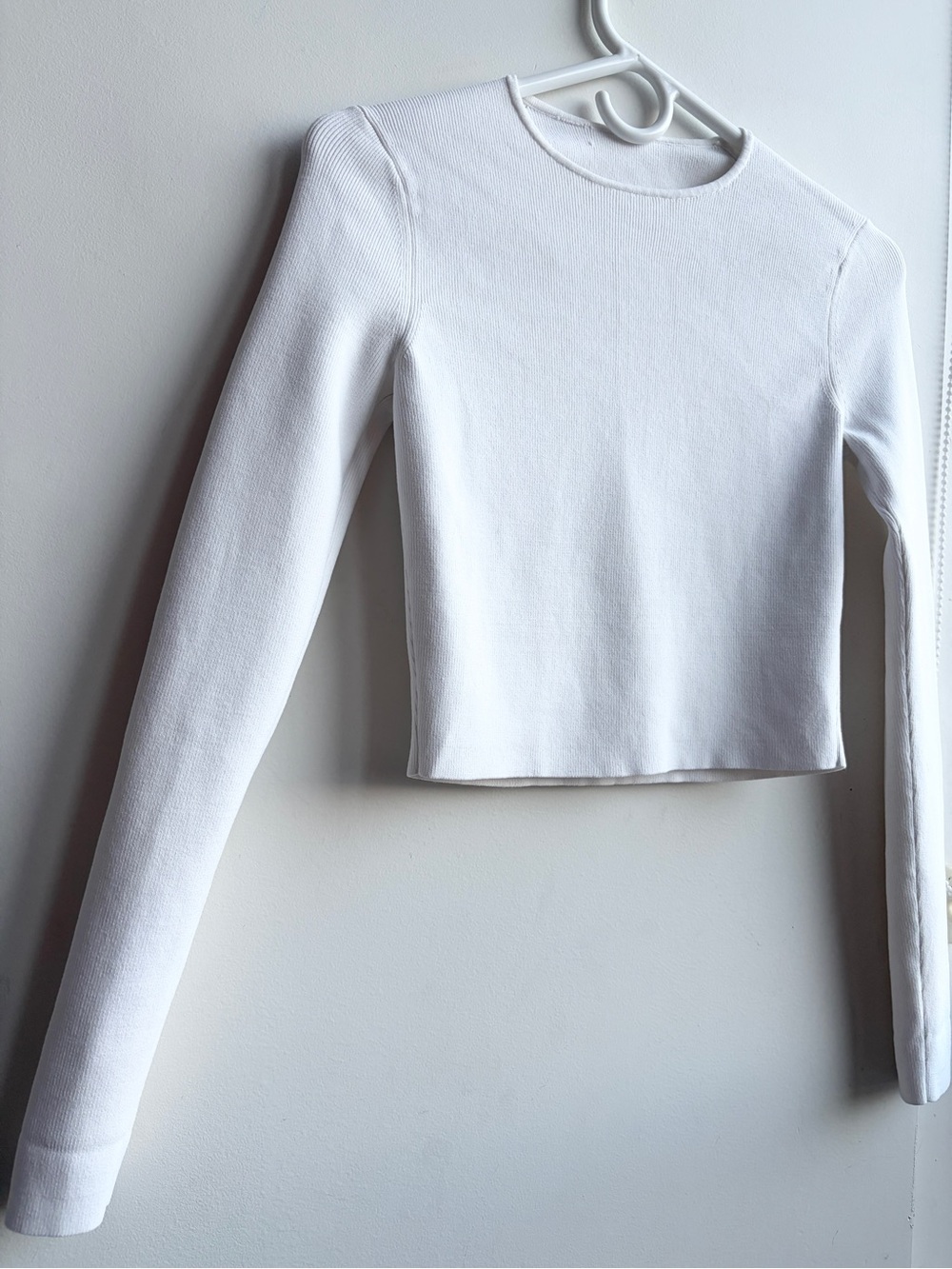 White Tightly Knit Ribbed Long-Sleeve Sweater Small Crewneck S/M Women’s